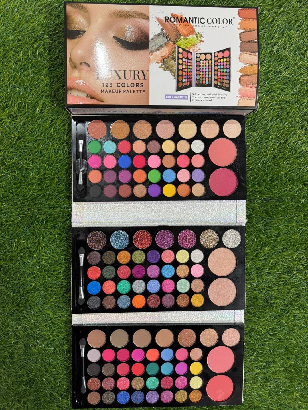 COLORS MULTICOLOR MATTE AND GLITTER EYESSHADOW PALETTE